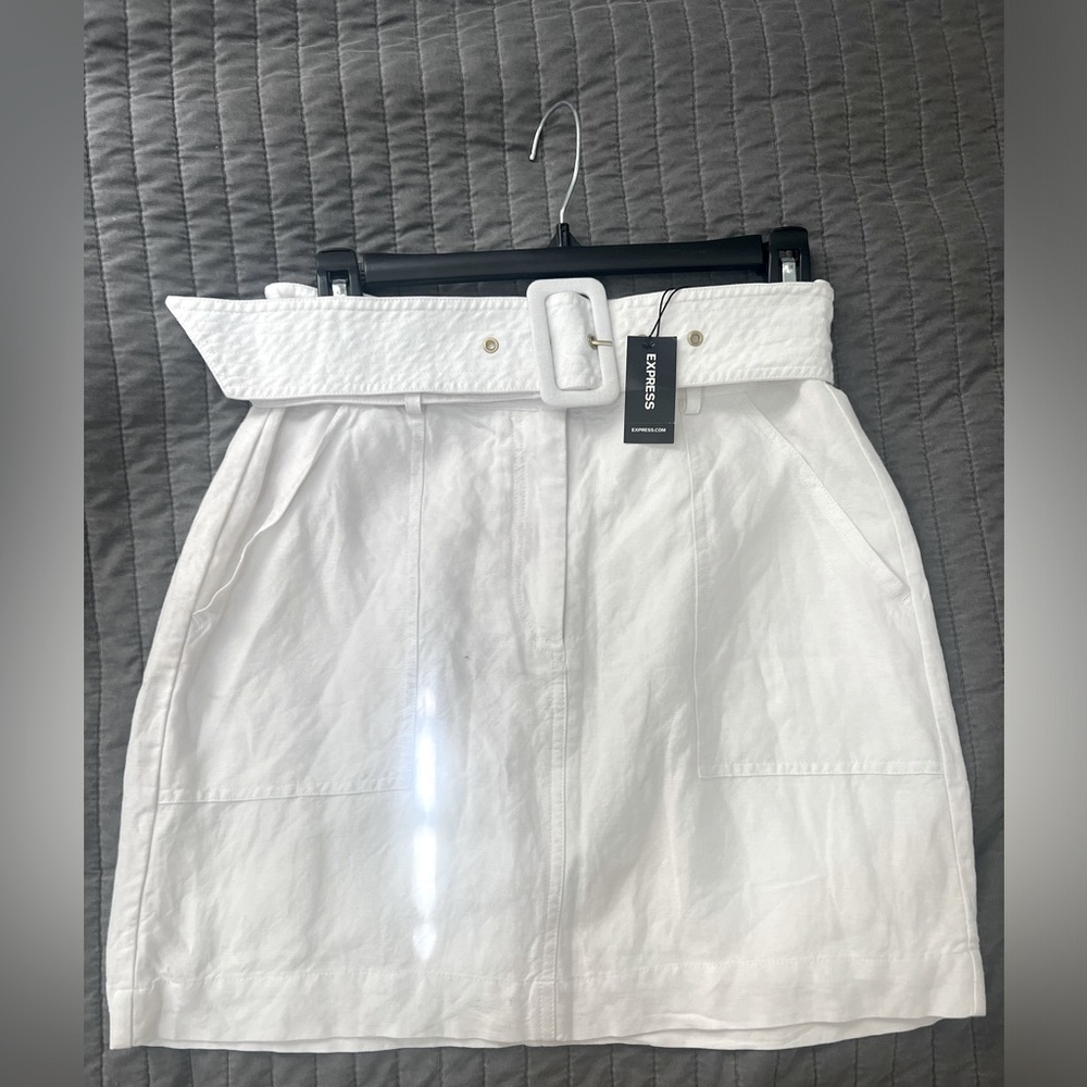 Express White mini skirt with tags